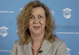 Broward County Schools Superintendent Vickie Cartwright Gets to Keep Her  Job