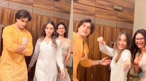 Watch Mohsin Khan Is Ultimate Hunk While Dancing On Kala Chashma  Songsexiezpix Web Porn