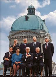 Alle jahre wieder versammelt sich die schweizer regierung, um ein aktuelles bundesratsfoto zu schießen. Bundesratsfoto 2021 Landesregierung Steht In Corona Zusammen