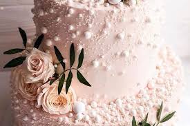 Pink and white checkered pattern on a 6 vanilla bean sponge. Top 20 Simple Pink Wedding Cakes For Spring Summer Weddings Hi Miss Puff