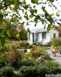 Often, houses with flat roofs are built by architects. 30 Beautiful Garden Pictures Images Of Gorgeous Spring Gardens