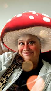 Start my day a bit early today 🙂 You can always be yourself at home.  Wishing you an awesome and fulfilling day for today buds 😊✌🏻