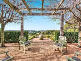 Two Gates Farm 2221 Kangaloon Road Robertson Nsw 2577 House Designed By Richard Rowe Gardens By Annie Wilkes Outdoor Gardens Garden Planning Farm