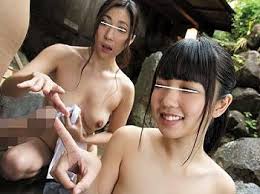 母娘 娘には手を出さないで 守ると思いきや ギンギンチンポに発情してしまった母親が暴走 動画エロタレスト