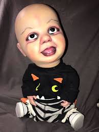 A teen paid tribute to Biggie Smalls this Halloween and ended up winning  the internet 👑 #BlkCosmoUpdate