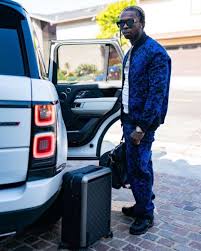 How big of a shoe does pop smoke wear? Pop Smoke Birthday Real Name Age Weight Height Family Death Cause Contact Details Girlfriend S Bio More Notednames