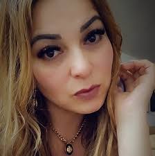 Sara Arellano's Instagram, Twitter & Facebook