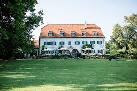 Hochzeit Am Chiemsee Lena Daniel Daniela Seehofer Fotografie Gut Aiterbach Rimsting Chiemsee Chiemgau B Hochzeit Hochzeit Location Hochzeit Menu