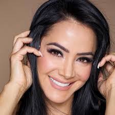 Zuli Sanchez's Instagram, Twitter & Facebook