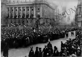 A franciaországi tüntetőkkel rokonszenvező belga megmozdulások nem az üzemanyag adóemelése ellen, hanem a kormány. Budapesti Tuntetes 1918 Oktober 30 An Rippl Ronai Muzeum Muzeumdigitar