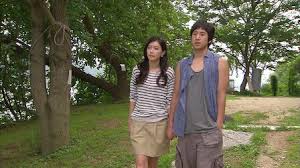 Eun chan bertekad untuk menyesuaikan diri di kafe han kyul, coffee prince yang hanya mengupah pelayan lelaki, walaupun hari pertamanya membawa suatu kejutan. Coffee Prince Netflix