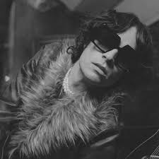 My album “The Drama” is out in 3 weeks! 🎭😘 If you haven't yet, pre-save  in my bio to be the first to hear