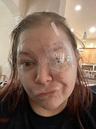 Gold eye patches for 90s look?