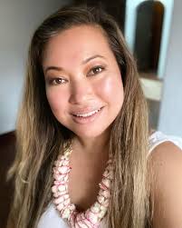 Beauty Sparrow by Kelike Castillo