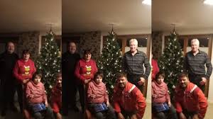 Stockschützen helfen einer Familie im Dorf