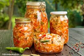 Se poate face și mânca imediat sau se poate conserva pentru iarnă. Salata Dulce Acrisoara De Legume Pentru Iarna Diva In Bucatarie