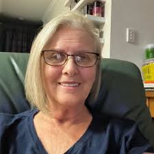 I saw a video circulating recently of the Clark family covering a Tom Petty  and the Heartbreakers tune. Here's a more recent cover and look how the  kids have grown! Musically as