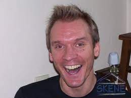 Jego przygoda w telewizji publicznej dobiega jednak końca. Ziemowit Pedziwiatr Agencja Aktorska Skene