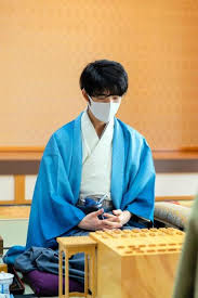 Shogi (将棋 shōgi), or japanese chess, is the most popular of a family of chess variants native to japan. è—¤äº•è¡å¤ªäºŒå†  æ£‹è–æˆ¦å¯¾å±€é–‹å§‹ æ¸¡è¾ºä¸‰å† å…ˆæ‰‹ã§ç›¸æŽ›ã‹ã‚Šã« åˆå¤ã‚‰ã—ã„çˆ½ã‚„ã‹ç€ç‰©ã§ èŠ¸èƒ½ ãƒ‡ã‚¤ãƒªãƒ¼ã‚¹ãƒãƒ¼ãƒ„ Online