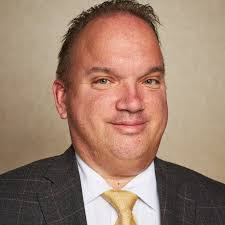 Luis Chapman's Instagram, Twitter & Facebook