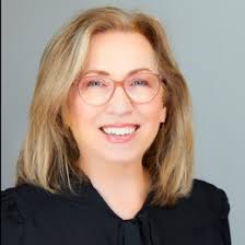 Kathy Rainey's Instagram, Twitter & Facebook