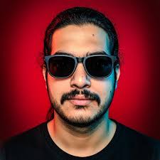 Can auto dimming IRVM be installed in XUV 700 Ax7?