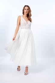 Exklusive modelle, die zum jeweiligen lange hochzeitskleider mit raffungen und drapierungen betonen eine schlanke figur und lenken die aufmerksamkeit auf die taille. Tullrock In 3 4 Lange Salon Hamburg Brautmode Abendkleider In Hamburg Eppendorf