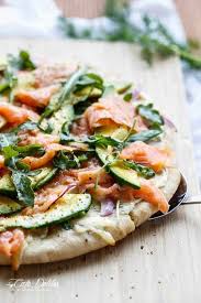 This smoked salmon appetizer ticks all my boxes for finger food: Smoked Salmon And Avocado Pizza