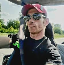 I dreamed of meeting a beautiful girl and even dating. She was the most  beautiful girl I've ever seen, and I felt so real. I still remembers her  face and name even