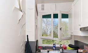 Reparer Les Degats De L Humidite Dans La Maison En 2020 Maison Trucs Et Astuces Maison Enlever Les Moisissures
