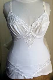 Schau dir unsere auswahl an spitzenbody an, um die tollsten einzigartigen oder spezialgefertigten handgemachten stücke aus unseren shops für bodysuits zu finden. Nkd Spitzen Body Stretch 85 C Weiss Neu Hochzeit Romantisch Mori Kleiderkorb De