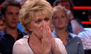 Simone kleinsma met de andere mamma mia 39 s. Emotionele Black Out Voor Simone Kleinsma Tijdens Voorstelling Op Toneel