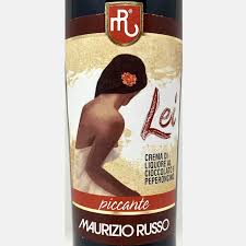 Si prende una bottiglia da 0,75 di grappa, si apre e se ne toglie un bicchierino (per far spazio ai peperoncini da mettere dentro) si prendono: Lei 15 Piccante Crema Di Liquore Al Cioccolato E Peperoncino 0 5l Maurizio Russo Dessert Wine Buy At Vinigrandi