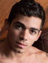 His father was an albanian immigrant, from qytezë, and his mother was also of albanian descent. Celebrities With First Name Ashton Famousfix Com List