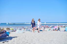 Een frisbee, een stok of een bal kunnen het apporteren veel plezier geven. Nieuwpoort Strand Mw29909 Pretwerk