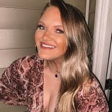 Callie James's Instagram, Twitter & Facebook