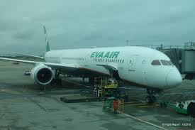 Review of EVA Air flight from Taipei to Tokyo in Economy