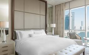 The hotel is centrally located in the landmark lifestyle development on the banks of dubai water canal, alongside two other distinctive hotels, three luxury. Hotel Hilton Dubai Al Habtoor City Dubai Trivago De