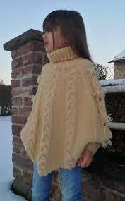 Gratis strickanleitung für poncho mit rollkragen. Kinder Poncho Mit Armel Eulen Und Zopfen Strickanleitung