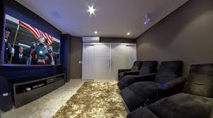 Casa De Cinema Nada Como Um Cinema Em Casa Cinema Em Casa Casas Decoracao De Cinema