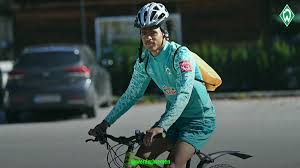 Sv Werder Bremen On Twitter Auch Wenn Die Letzten Vertraglichen Formalitaten Noch Geregelt Werden Mussen Liegt Eine Trainingserlaubnis Fur Tahithc Vor So Dass Der 20 Jahrige Heute Vormittag Sein Trainingsdebut Beim Sv