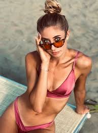 Ma ha sempre avuto la passione della corsa e così, quando la sorella eva ha cominciato a praticare atletica, al campo di teramo è stata invogliata a provare da paola. Gaia Sabbatini Bikini Hot Hot Athlete Babes