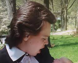 Gray hair: Why women are now embracing their silver tresses