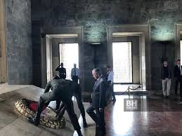 Mustafa kemal, mustafa kemal paṣa. Tun M Letak Kalungan Bunga Untuk Ataturk
