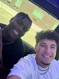 Reminder: Dylan Raiola is inviting Husker fans to meet him and 5-star  offensive lineman David Sanders outside the new Tom Osborne complex at 5:15  this evening. Let's help reel in one of