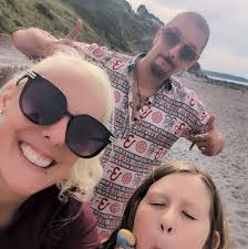 I'm currently looking for a job that's 16 hours a week or under but I'm  struggling to find any