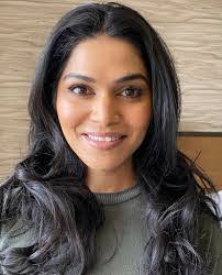 Christina Dalton's Instagram, Twitter & Facebook