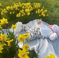 Jack is the son of george brooksbank, a chartered accountant and company director, and his wife nicola. Princess Eugenie Jack Brooksbank Share Touching Pic Of Baby August Among Daffodils To Mark Mother S Day