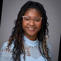 600+ perfiles de «Bluitt»