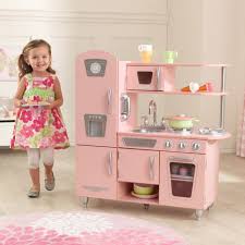 Nicht nur kinder zeigen sich begeistert von den vielfältigen möglichkeiten, die die spielküche bietet. Vintage Play Kitchen Pink